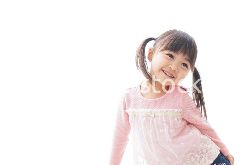 一人遊びする子供