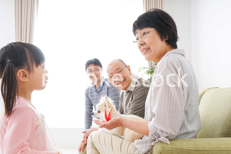 故郷に帰省する子供