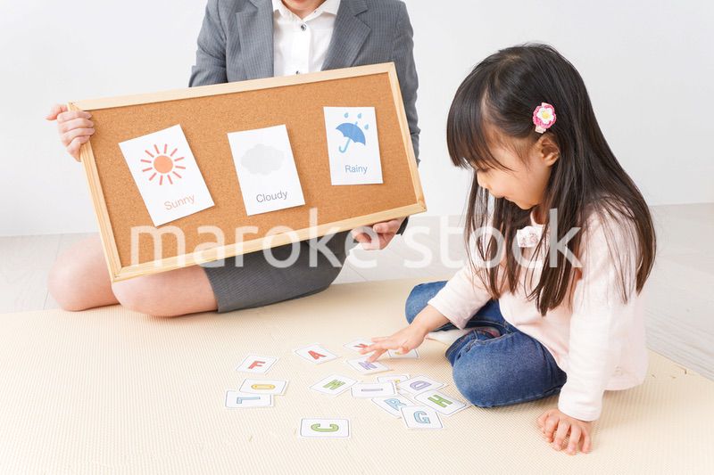 英会話レッスンを受ける子ども