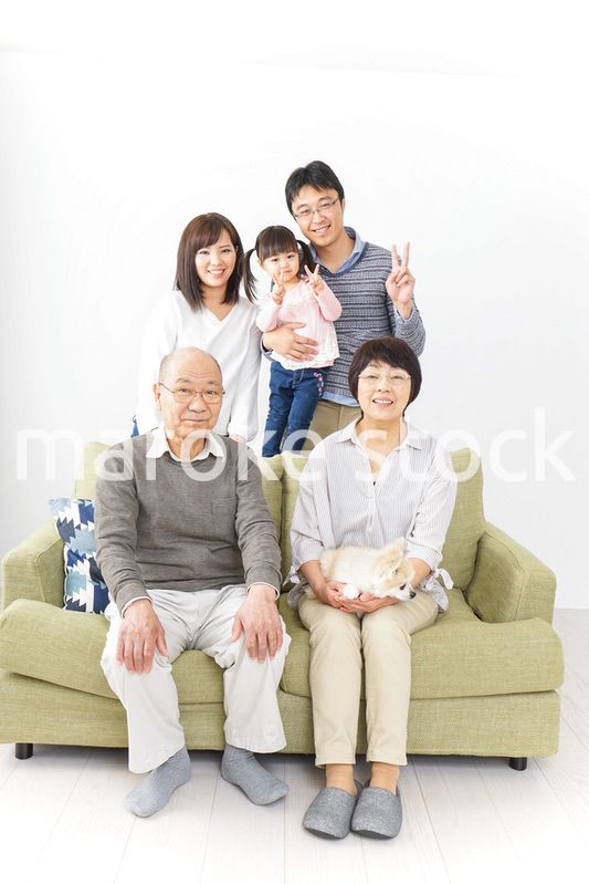 三世代 ファミリー 集合写真イメージ