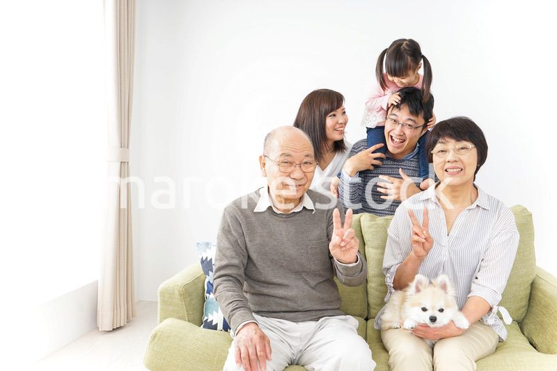 三世代 ファミリー 集合写真イメージ