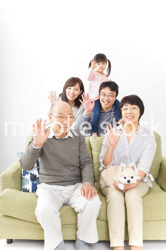 三世代 ファミリー 集合写真イメージ