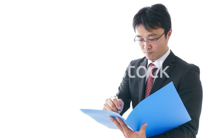 オフィスで働くビジネスマン