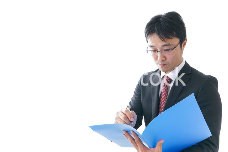 オフィスで働くビジネスマン