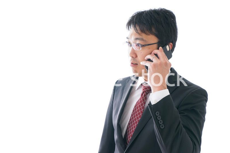 通話するビジネスマン