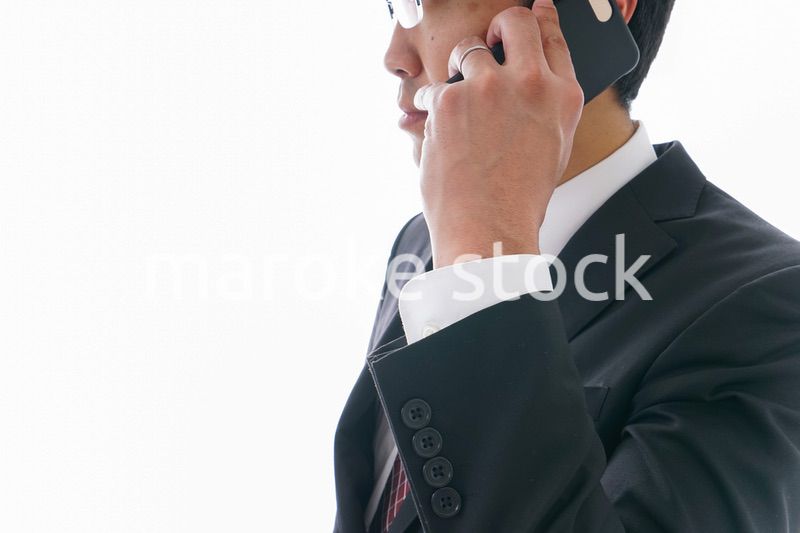 通話するビジネスマン