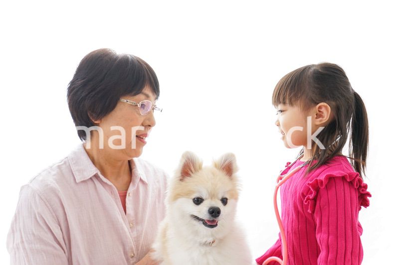 おばあちゃんと孫娘