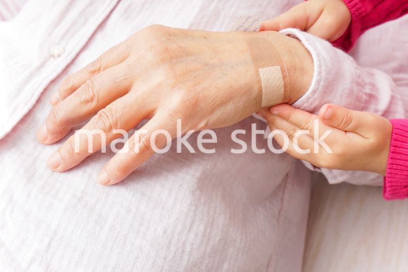 おばあちゃんと孫娘