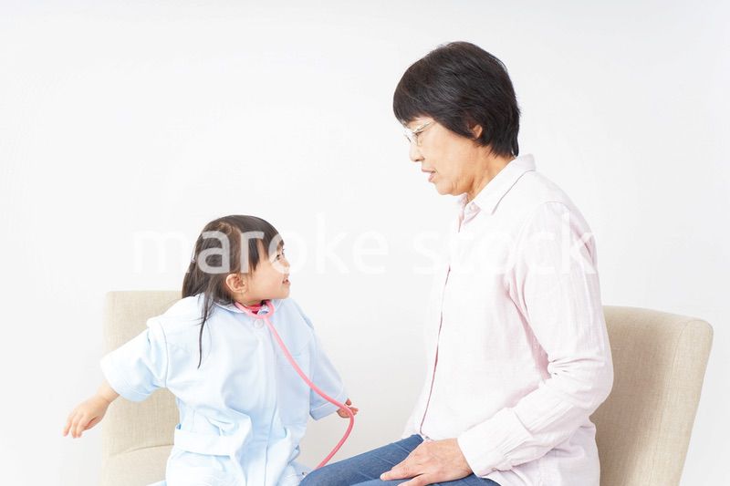 おばあちゃんと孫娘