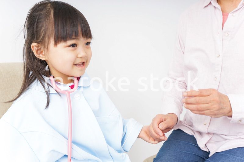 おばあちゃんと孫娘