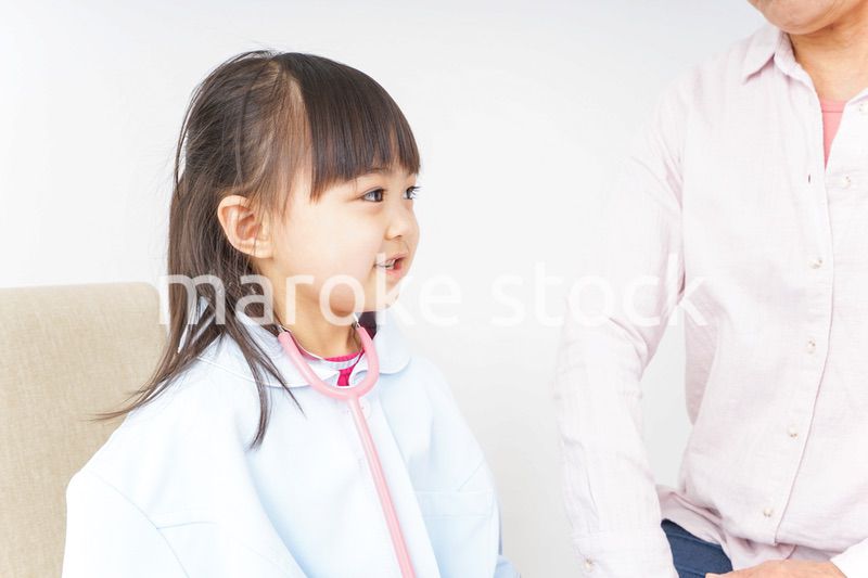 おばあちゃんと孫娘