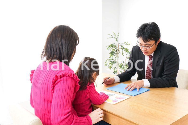 営業の男性と家族