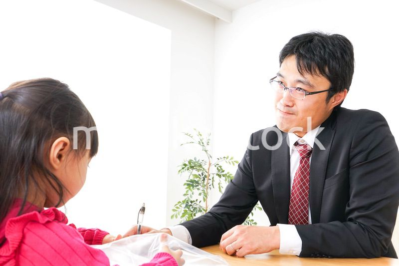 営業の男性と家族