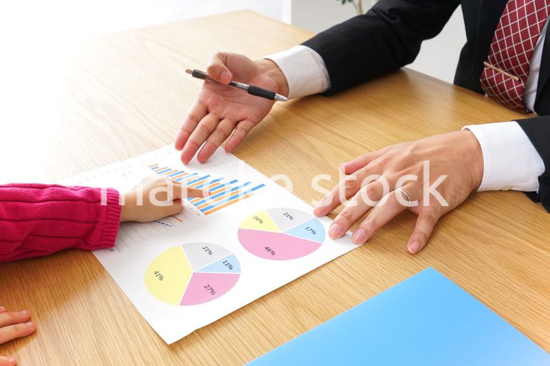 営業の男性と家族