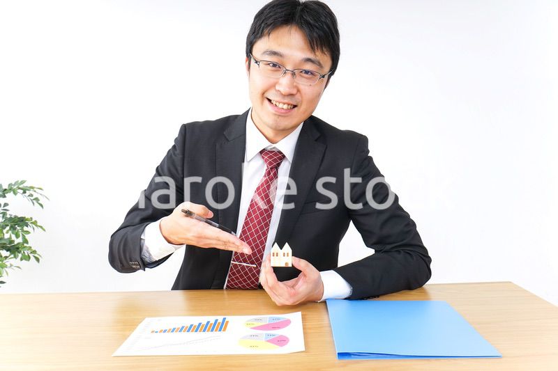 不動産営業のビジネスマン