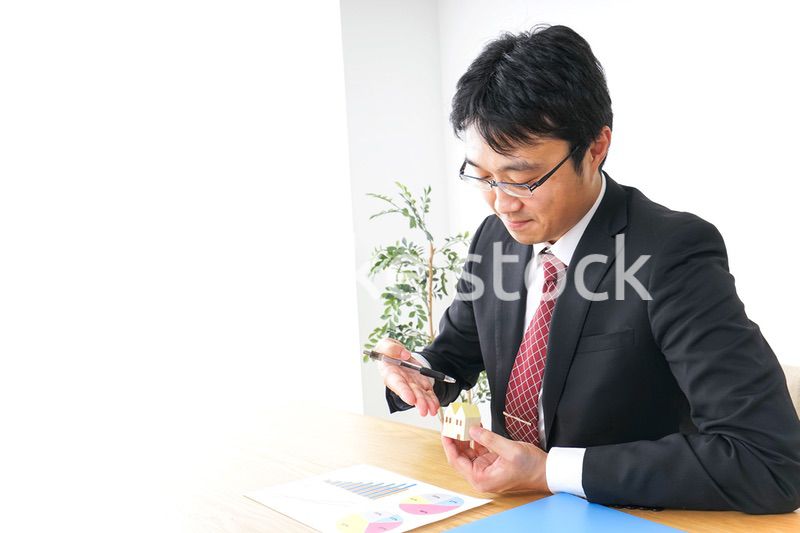 不動産営業のビジネスマン