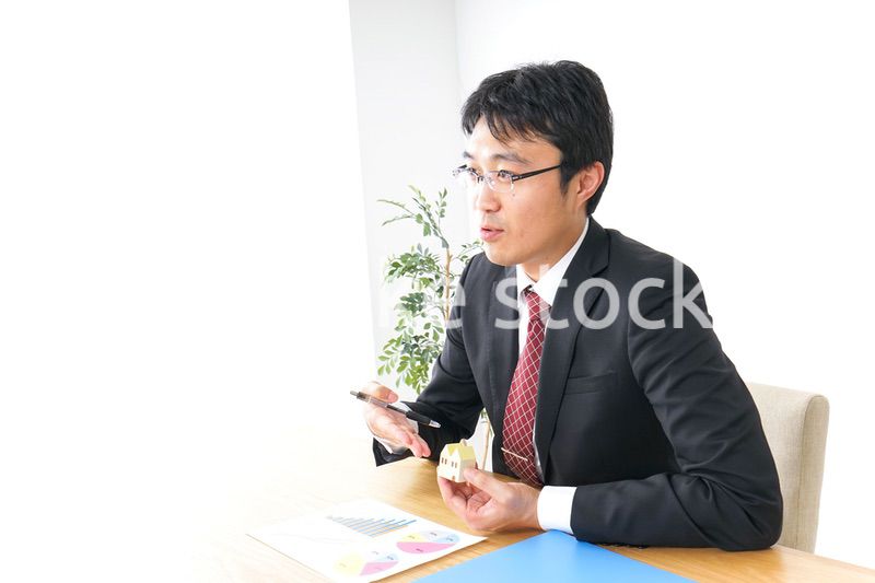 不動産営業のビジネスマン