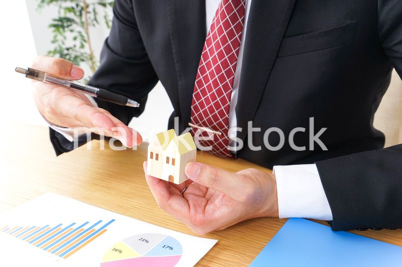 不動産営業のビジネスマン