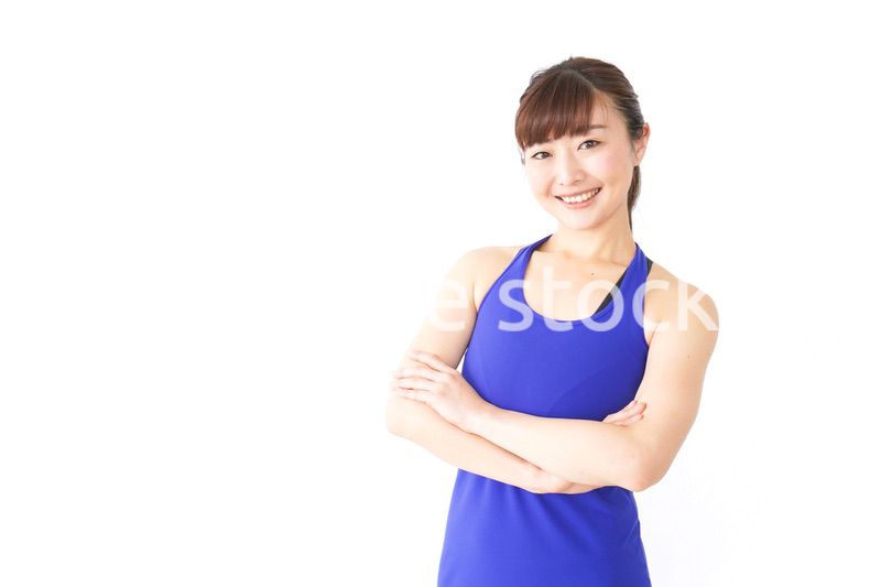 筋肉を鍛えるスポーツウェアを着た女性