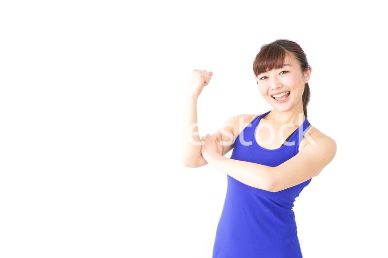 筋肉を鍛えるスポーツウェアを着た女性