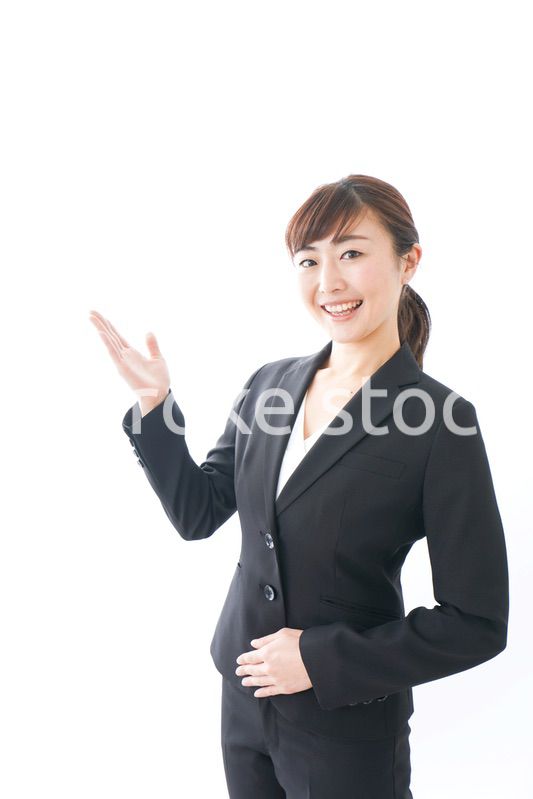 笑顔の若いビジネスウーマン