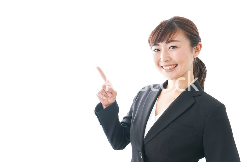 笑顔の若いビジネスウーマン