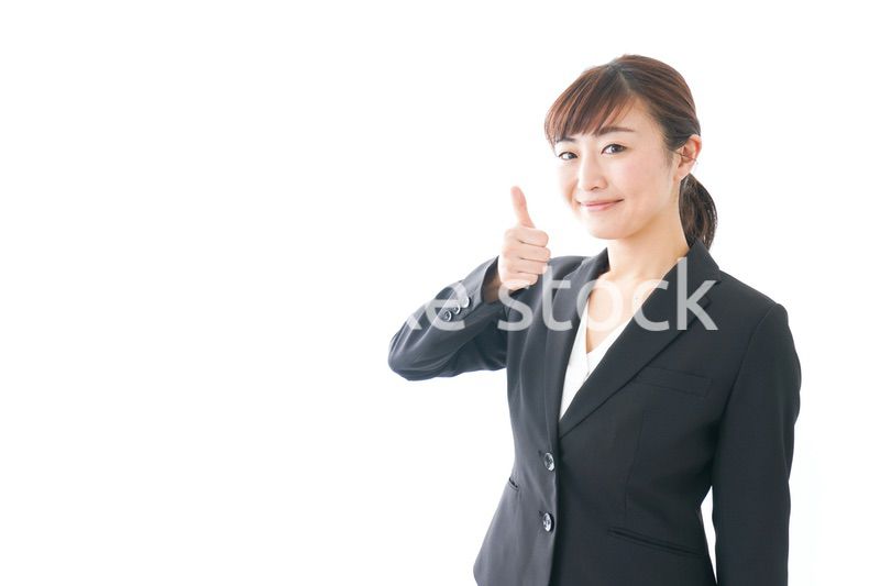 笑顔の若いビジネスウーマン