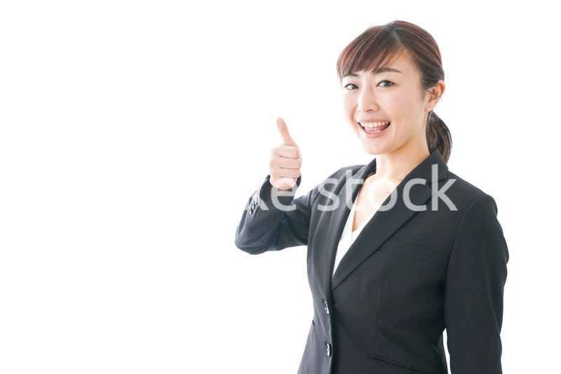 笑顔の若いビジネスウーマン