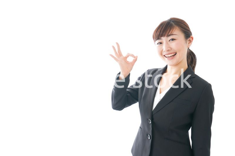 笑顔の若いビジネスウーマン