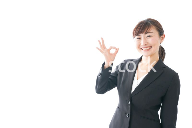 笑顔の若いビジネスウーマン