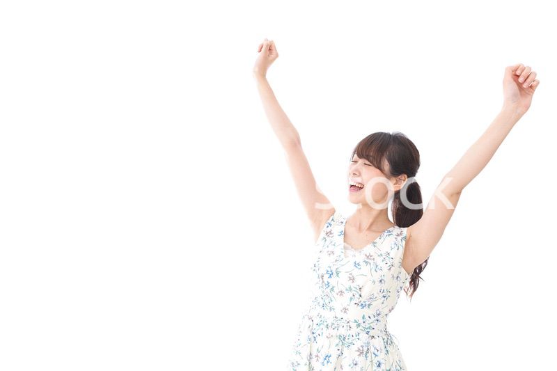 リフレッシュをする若い女性