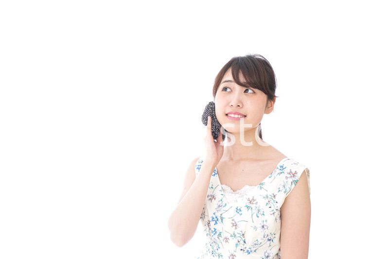 猛暑に苦しむ若い女性