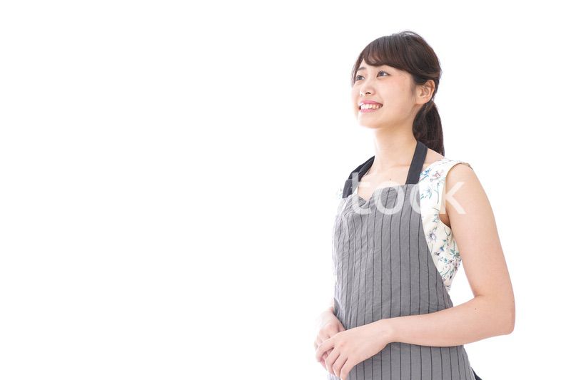 おじぎをするカフェの店員・おもてなし