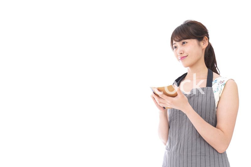 注文を取るカフェスタッフ