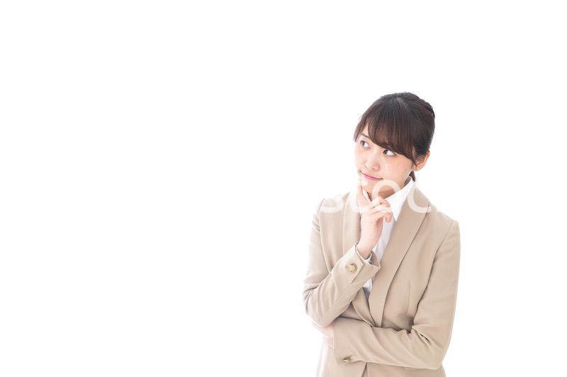 考えるビジネスウーマン