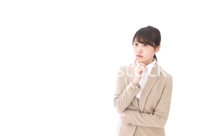 考えるビジネスウーマン