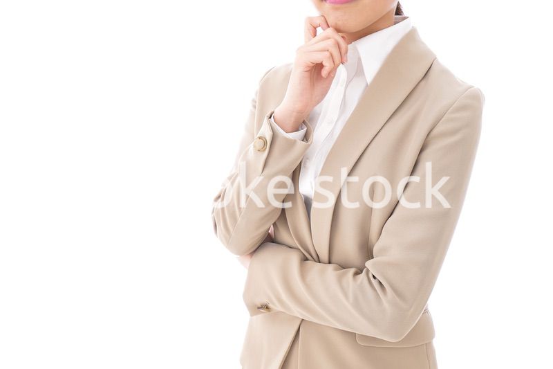 考えるビジネスウーマン