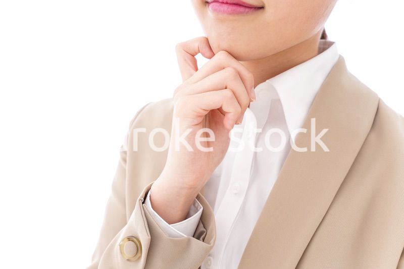 考えるビジネスウーマン