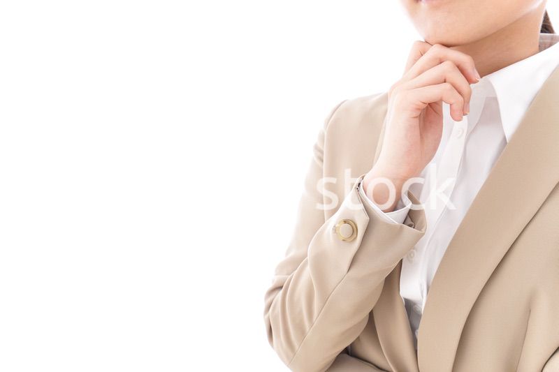 考えるビジネスウーマン