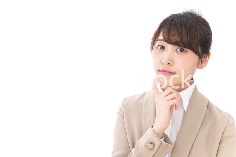 考えるビジネスウーマン