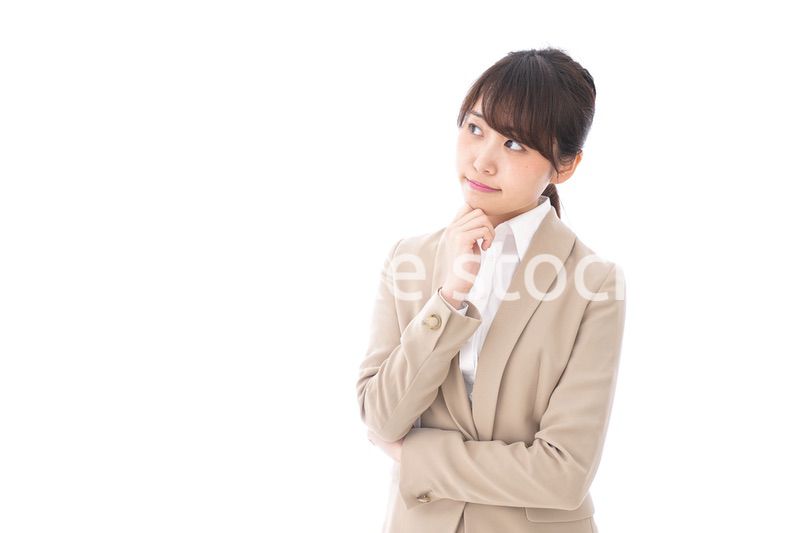 考えるビジネスウーマン