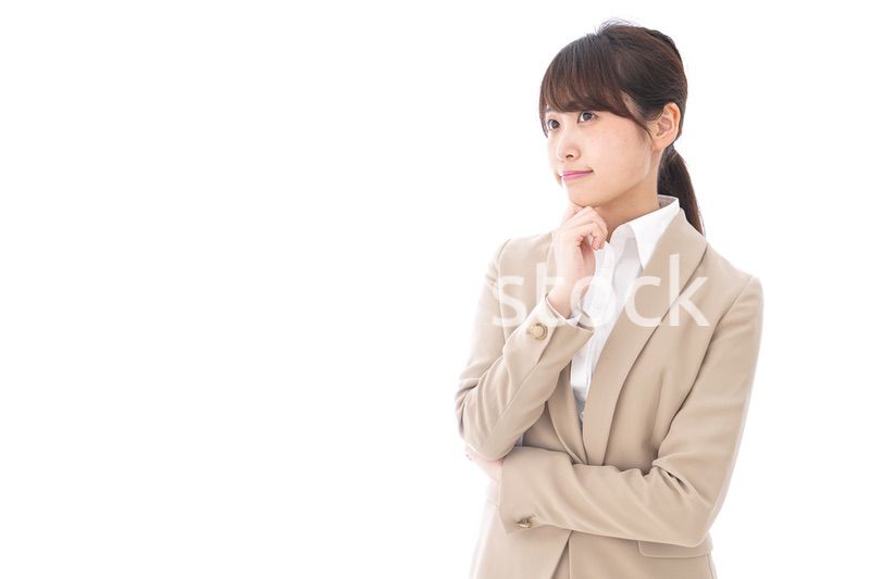 考えるビジネスウーマン