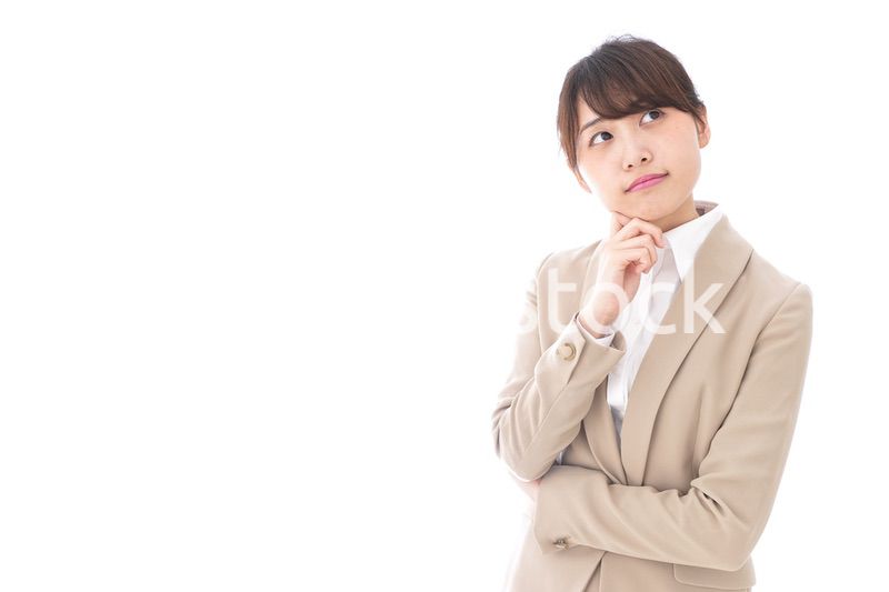 考えるビジネスウーマン