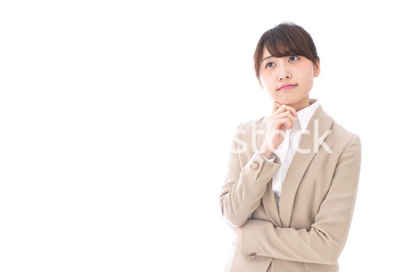 考えるビジネスウーマン