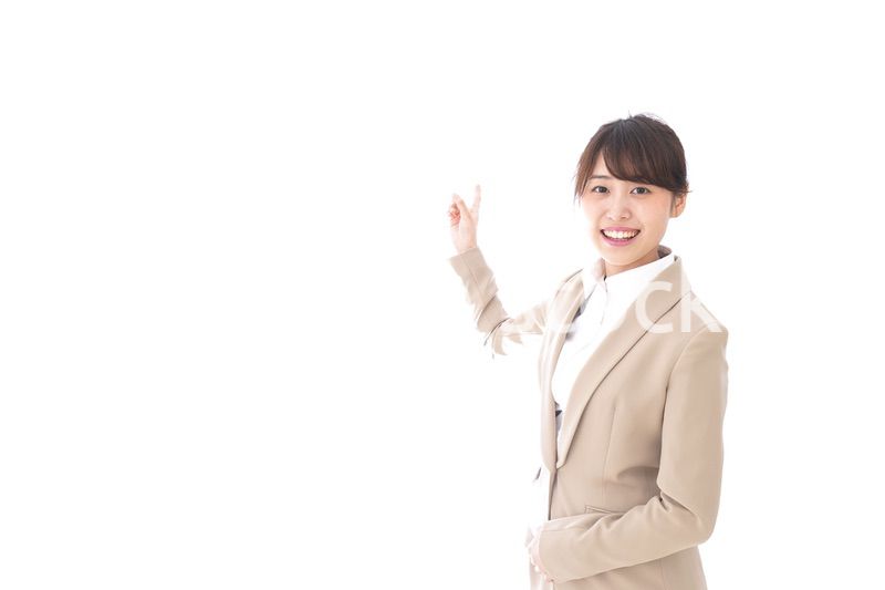 プレゼンテーションをするビジネスウーマン