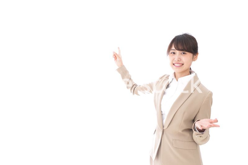 プレゼンテーションをするビジネスウーマン