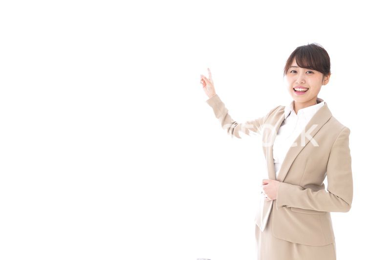プレゼンテーションをするビジネスウーマン