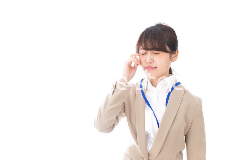 ドライアイのビジネスウーマン
