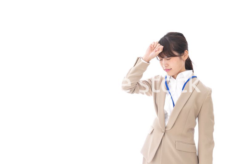 ビジネスウーマン・頭痛