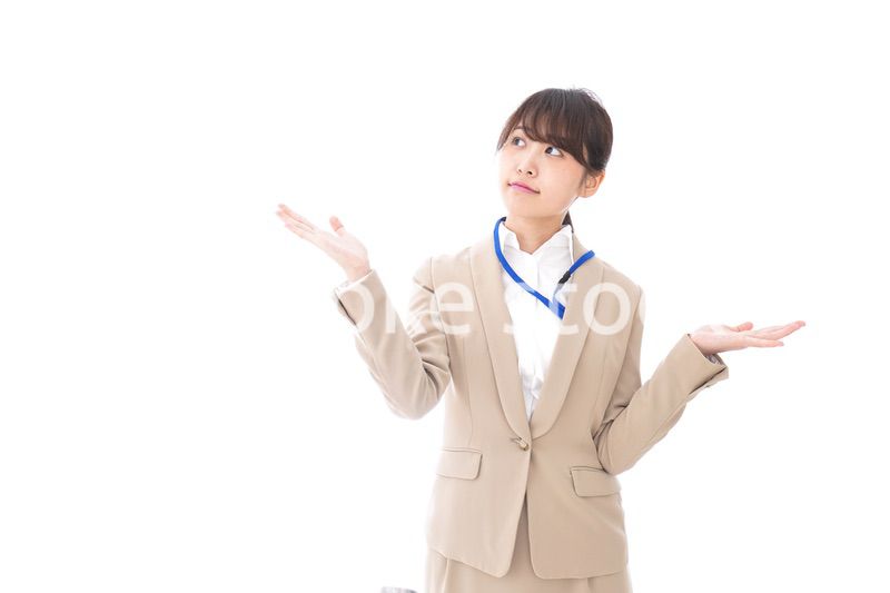 比較をするビジネスウーマン